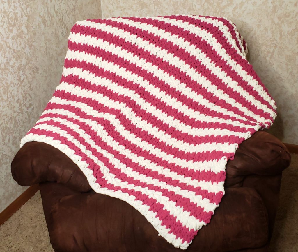 Quick and Snuggly Bernat Blanket yarn Pattern - Affinity For Yarn